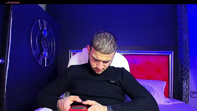 MaximusDick1  online show from 12-06-24, 12:33