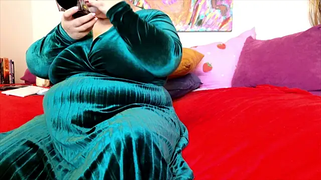Snapshot of lindalovesexy chatting on 03-20-25, 06:19 lindalovesexy online show from 03-20-25, 06:19