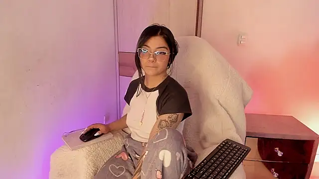 Snapshot of sofi_soft_ chatting on 07-17-26, 05:54 sofi soft online show from 07-17-26, 05:54