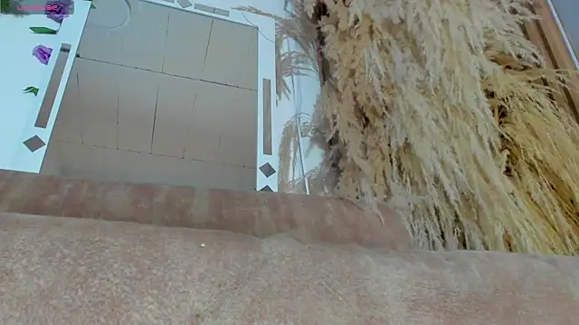 adhara hotter online show from 10-22-25, 08:30