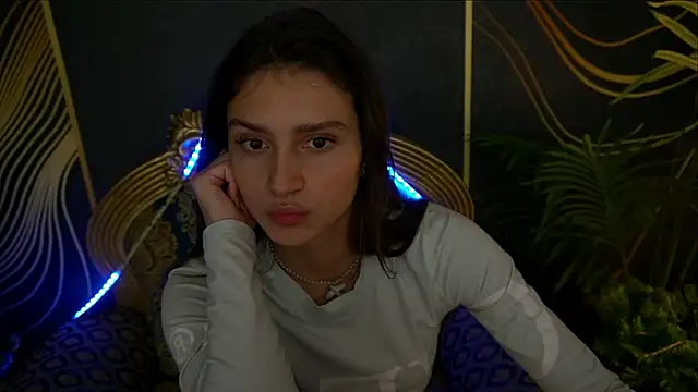Snapshot of ValeryRoyale chatting on 02-04-25, 12:00 ValeryRoyale online show from 02-04-25, 12:00