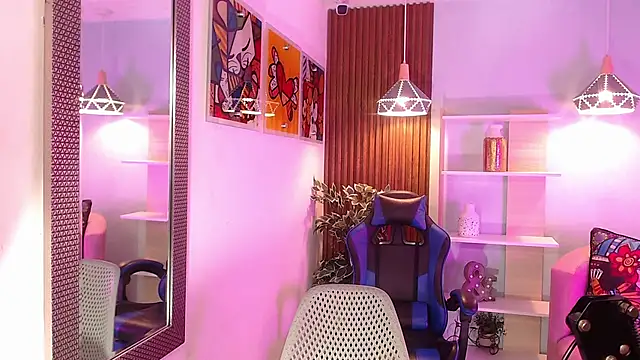 Snapshot of Dalila_Sky chatting on 09-23-25, 06:04 Dalila Sky online show from 09-23-25, 06:04