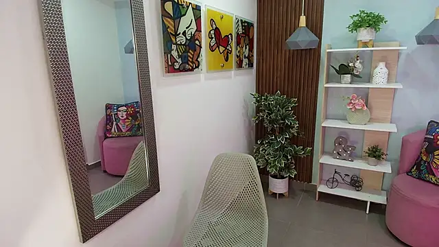 Dalila Sky online show from 12-14-25, 11:05