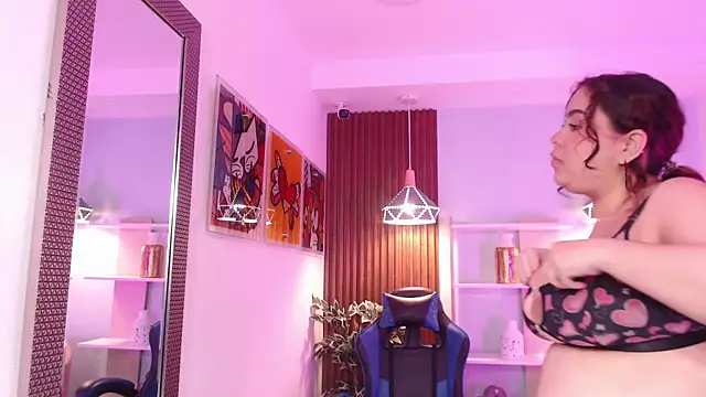 Snapshot of Dalila_Sky chatting on 09-18-25, 06:11 Dalila Sky online show from 09-18-25, 06:11
