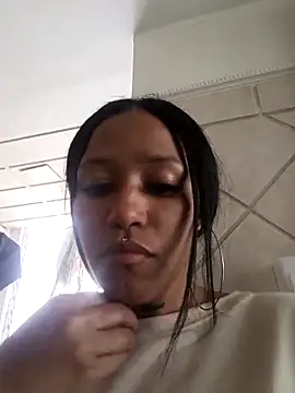 Snapshot of devi_black13_ chatting on 12-25-24, 04:32 devi black13 online show from 12-25-24, 04:32