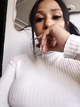Snapshot of devi_black13_ chatting on 01-27-25, 08:39 devi black13 online show from 01-27-25, 08:39