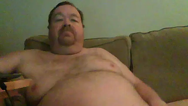 Snapshot of hitman_35 chatting on 05-21-26, 06:22 hitman 35 online show from 05-21-26, 06:22