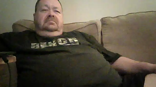 Snapshot of hitman_35 chatting on 05-28-26, 06:21 hitman 35 online show from 05-28-26, 06:21