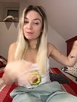 carlaaa online show from 11-17-25, 10:36