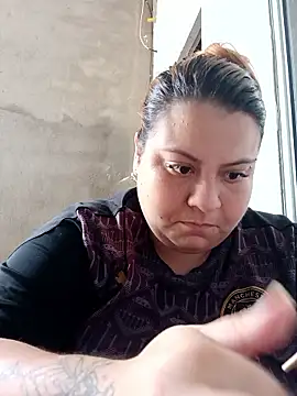 Snapshot of carola_hotwife chatting on 09-23-25, 01:40 carola hotwife online show from 09-23-25, 01:40