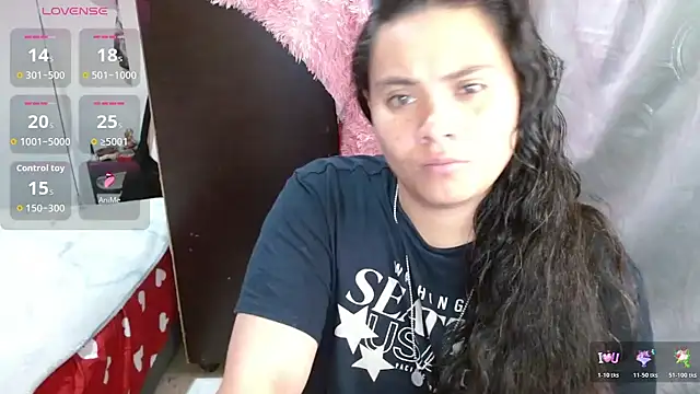 Snapshot of Alia_grey21 chatting on 11-04-25, 03:38 Alia grey21 online show from 11-04-25, 03:38