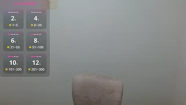 Snapshot of Alia_grey21 chatting on 11-26-25, 03:06 Alia grey21 online show from 11-26-25, 03:06