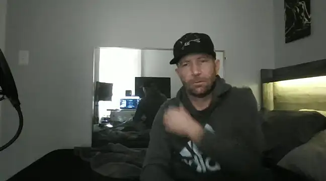 Snapshot of Edward_LongCock chatting on 01-16-25, 03:56 Edward LongCock online show from 01-16-25, 03:56