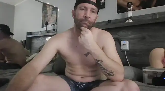 Snapshot of Edward_LongCock chatting on 01-21-25, 07:58 Edward LongCock online show from 01-21-25, 07:58