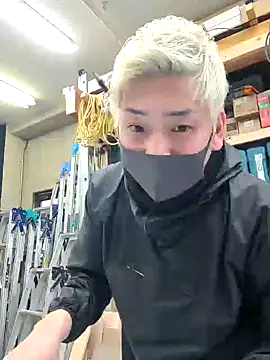 Snapshot of da--------i chatting on 02-11-25, 06:51 da--------i online show from 02-11-25, 06:51