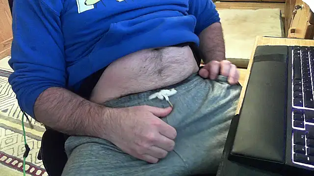 Snapshot of ThickGrowerDad chatting on 10-24-25, 04:17 ThickGrowerDad online show from 10-24-25, 04:17