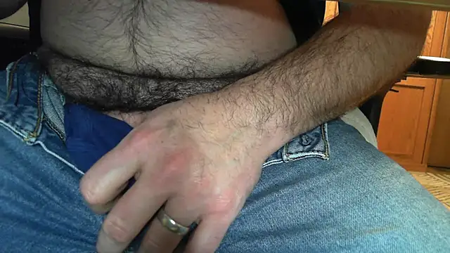 Snapshot of ThickGrowerDad chatting on 01-09-25, 01:50 ThickGrowerDad online show from 01-09-25, 01:50