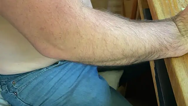 Snapshot of ThickGrowerDad chatting on 11-01-25, 08:36 ThickGrowerDad online show from 11-01-25, 08:36