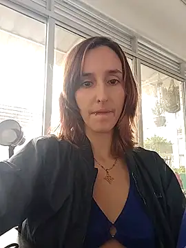 Ambar Roux  online show from 11-19-25, 01:00