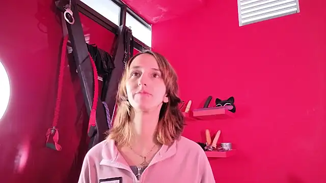 Ambar Roux  online show from 11-22-25, 03:22