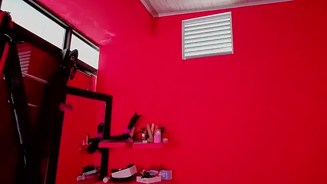 Ambar Roux  online show from 04-21-26, 12:23