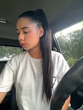  Luana online show from 11-14-25, 06:33