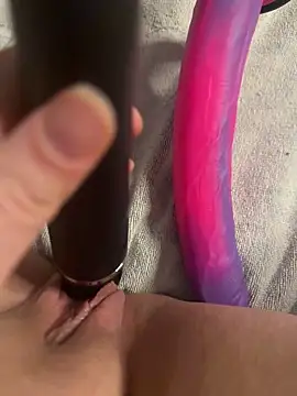 luisa1 online show from 12-17-25, 08:08