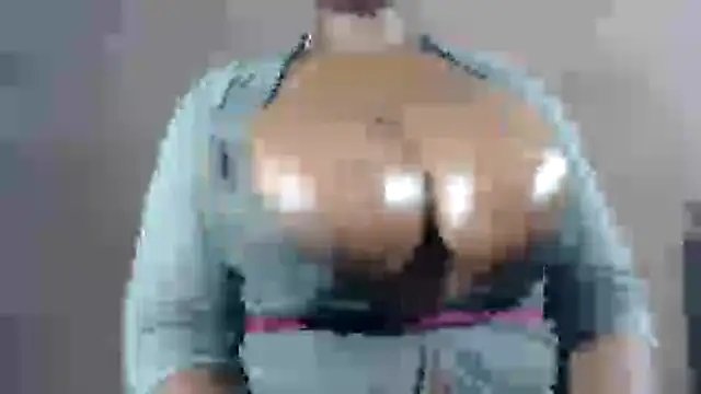 Snapshot of boobassymom chatting on 04-19-26, 03:07 boobassymom online show from 04-19-26, 03:07