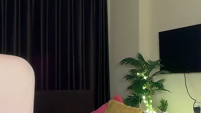 Snapshot of sexy_m23 chatting on 09-30-25, 04:18 sexy m23 online show from 09-30-25, 04:18