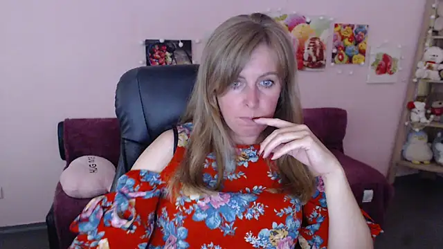 Snapshot of Hot_Milady chatting on 06-19-26, 07:25 Hot Milady online show from 06-19-26, 07:25