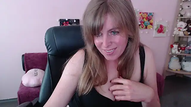 Snapshot of Hot_Milady chatting on 06-04-26, 07:35 Hot Milady online show from 06-04-26, 07:35