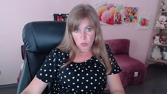 Snapshot of Hot_Milady chatting on 06-08-26, 07:53 Hot Milady online show from 06-08-26, 07:53