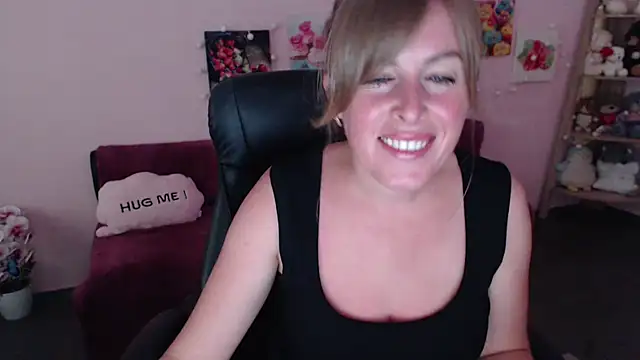 Snapshot of Hot_Milady chatting on 07-08-26, 07:53 Hot Milady online show from 07-08-26, 07:53