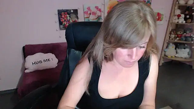 Snapshot of Hot_Milady chatting on 07-10-26, 07:19 Hot Milady online show from 07-10-26, 07:19