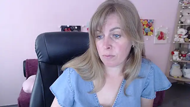 Snapshot of Hot_Milady chatting on 06-05-26, 07:25 Hot Milady online show from 06-05-26, 07:25