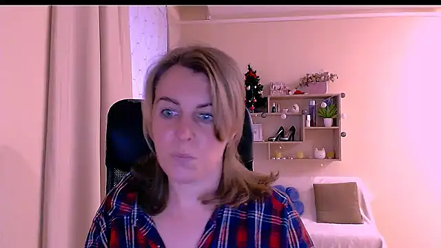 Hot Milady online show from 01-27-25, 01:52