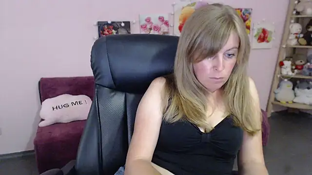 Snapshot of Hot_Milady chatting on 06-22-26, 08:44 Hot Milady online show from 06-22-26, 08:44