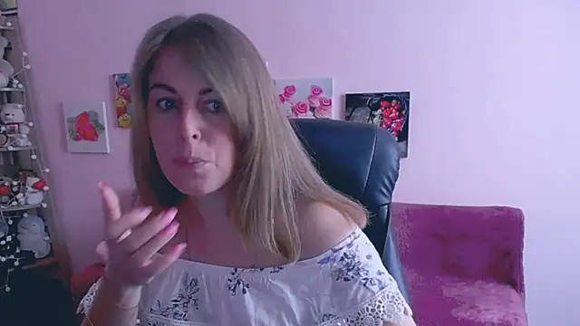 Hot Milady online show from 03-12-25, 08:08