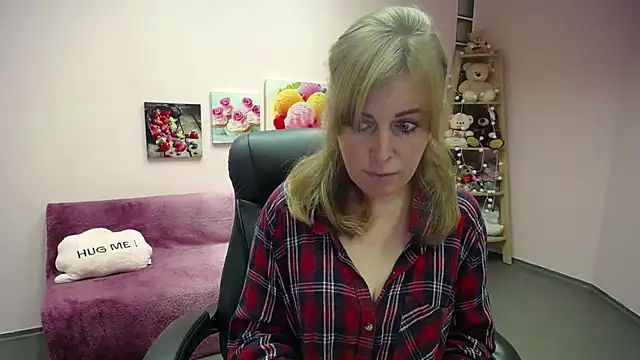 Hot Milady online show from 10-02-25, 07:23