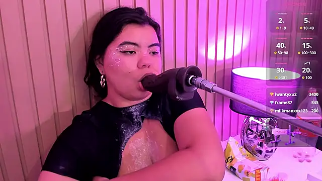 klhoe boobs online show from 02-27-26, 08:47