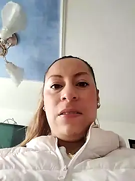 Snapshot of Katalina_S3xy chatting on 03-12-25, 12:57 Katalina S3xy online show from 03-12-25, 12:57