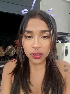 Snapshot of Mariangel_11 chatting on 02-10-25, 02:05 Mariangel 11 online show from 02-10-25, 02:05