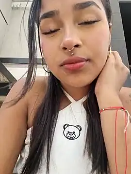 Snapshot of Mariangel_11 chatting on 02-28-25, 02:20 Mariangel 11 online show from 02-28-25, 02:20