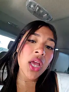 Snapshot of Mariangel_11 chatting on 10-13-25, 03:57 Mariangel 11 online show from 10-13-25, 03:57