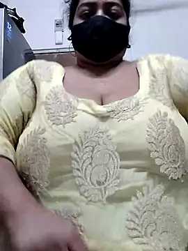 Snapshot of zeepe19 chatting on 11-20-25, 06:41 zeepe19 online show from 11-20-25, 06:41