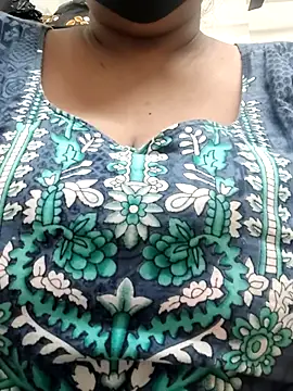 Snapshot of zeepe19 chatting on 12-16-25, 05:44 zeepe19 online show from 12-16-25, 05:44