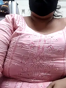 Snapshot of zeepe19 chatting on 12-02-25, 12:40 zeepe19 online show from 12-02-25, 12:40