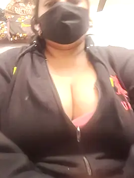 Snapshot of zeepe19 chatting on 01-05-26, 05:38 zeepe19 online show from 01-05-26, 05:38