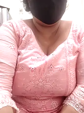 Snapshot of zeepe19 chatting on 10-25-25, 06:34 zeepe19 online show from 10-25-25, 06:34