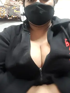 Snapshot of zeepe19 chatting on 01-06-26, 01:15 zeepe19 online show from 01-06-26, 01:15